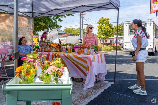 Pick up some flowers at the Mundelein Farmer's Market.