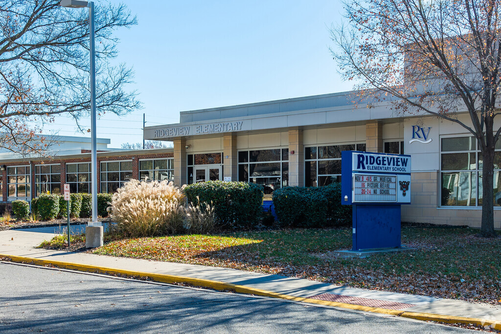 Ridgeview Elementary School is located in Olathe, Kansas.