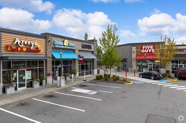 Meadowdale is close to many shopping centers, where locals can get food out and shop.