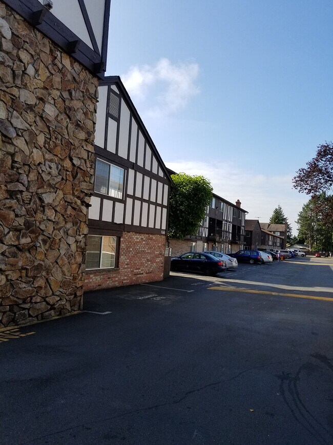 Cambridge Square South, Burien, WA 98148 - photo 6