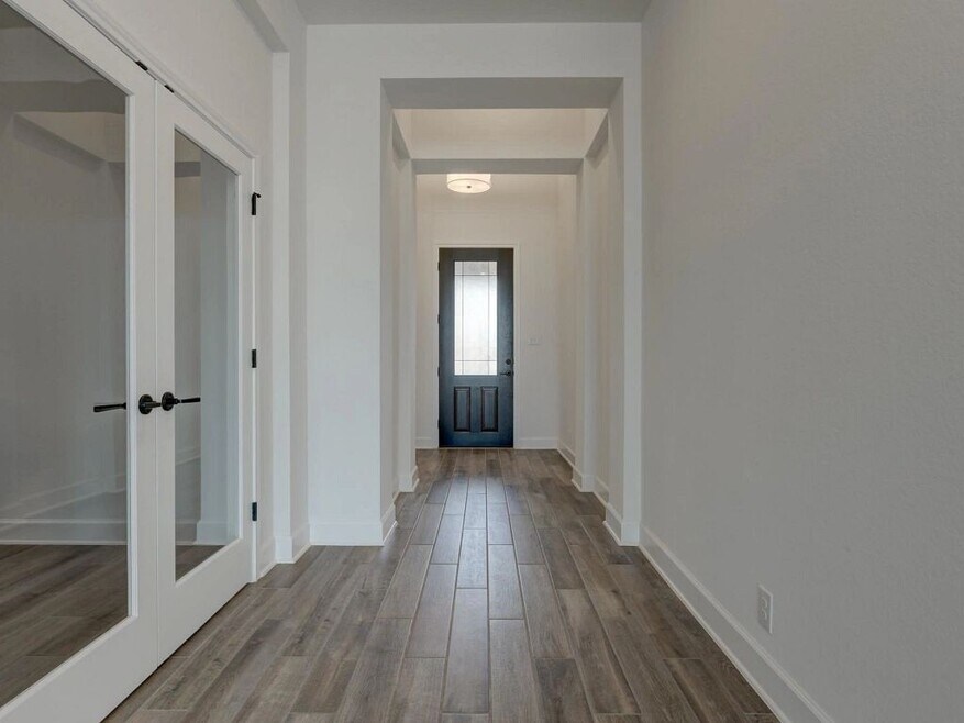 113 Annette Dr unit 36451157, Castroville, TX 78009 - photo 1