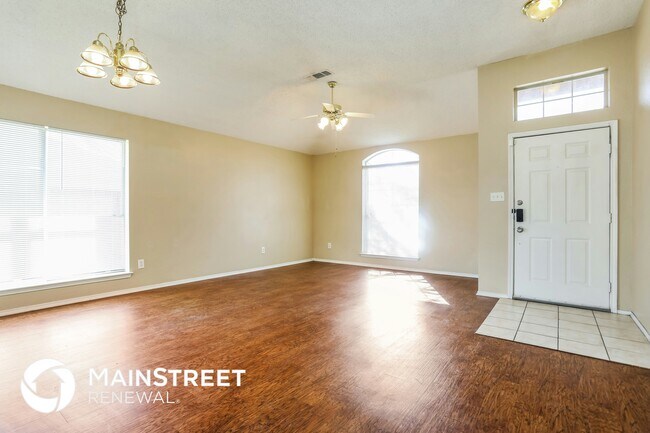 1017 Glencrest Dr, Cedar Hill, TX 75104 - photo 6