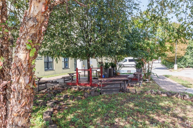 Evergreen Charter School has a student-teacher ratio of 10 to 1.