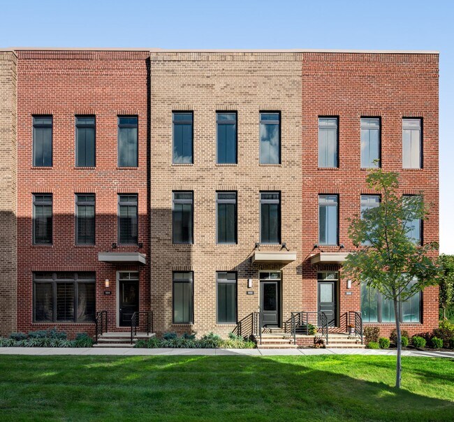 506 Riverfront Ln unit 36792546, Columbus, OH 43201 - photo 4