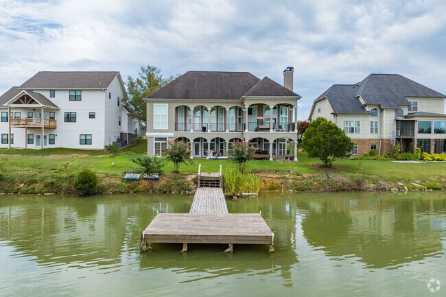 Private docks are available for homes that reside on the lake in Fort Oglethorpe.