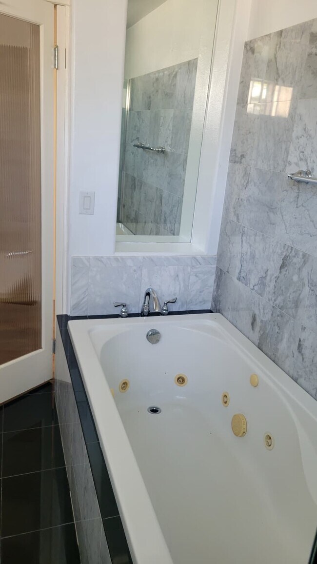 4521 Colbath Ave unit 104, Sherman Oaks, CA 91423 - photo 6