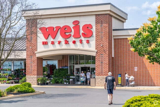 Residents of College Heights shop at the local Weis Markets.