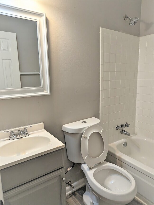 The Vue at Greensboro, Greensboro, NC 27405 - photo 7