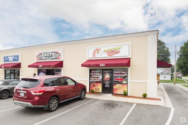 Dem Dam Wings in Baring Cross, Little Rock, Arkansas.