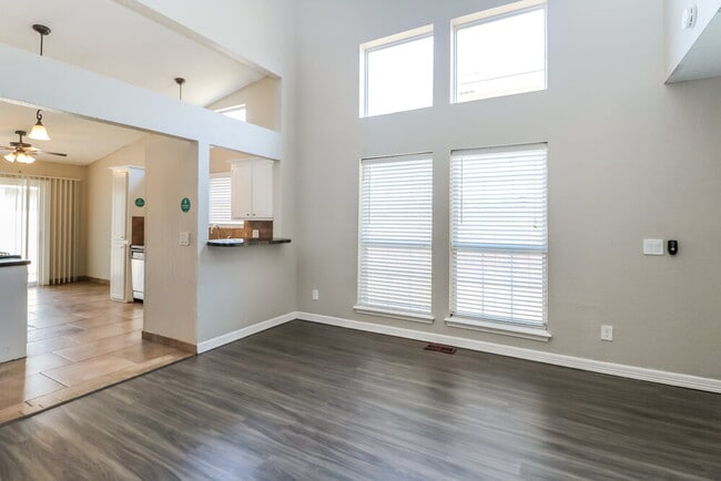 503 Clover Rd, Moore, OK 73160 - photo 5