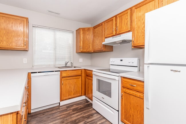 Woodhaven Oaks, Fort Wayne, IN 46819 - photo 3