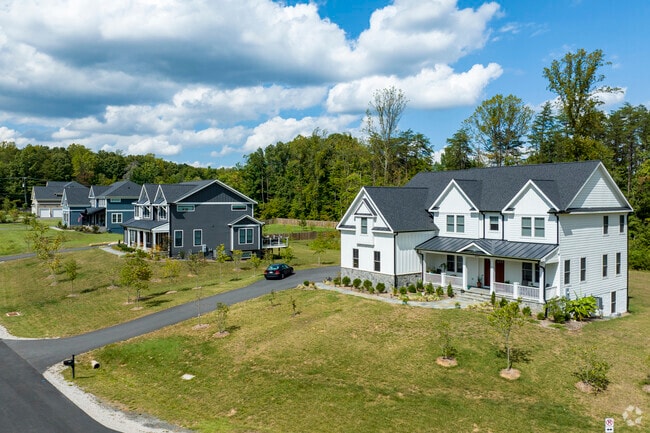 Burke Centre is a peaceful neighborhood with gorgeous single-family homes with large yards.