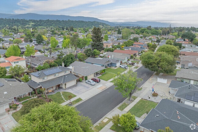 Canoas West is a beautiful suburban neighborhood in the heart of San Jose.