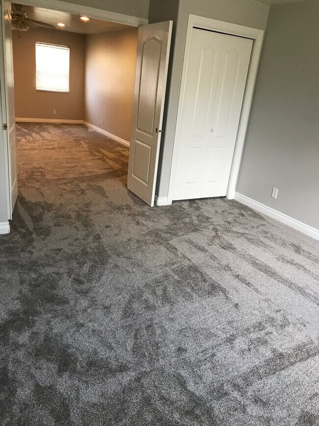 633 S Teresa St, Kaysville, UT 84037 - photo 7