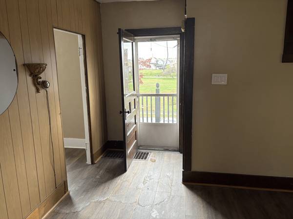 505 1/2 Jackson Ave, Vandergrift, PA 15690 - photo 5