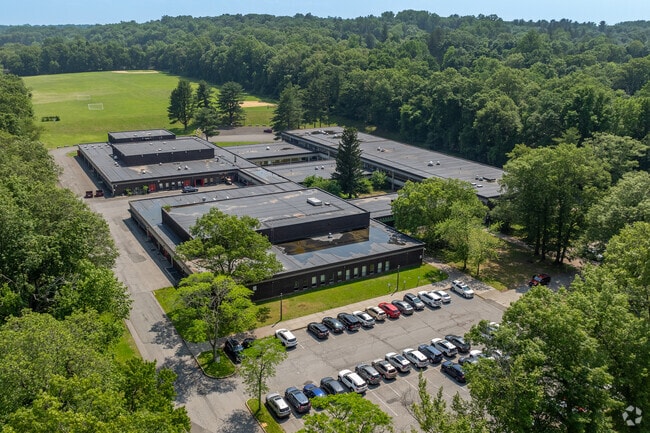 Pomona Middle School holds a C-minus rating on Niche.