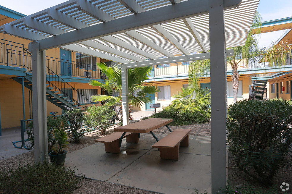 Palm Shadows Apartments