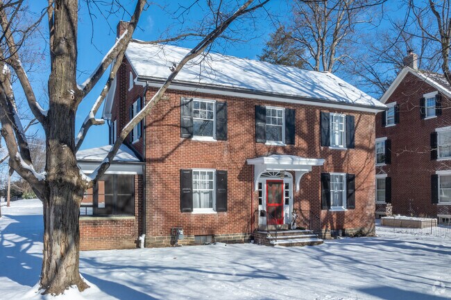 Classic brick Colonials are found throughout Gettysburg.