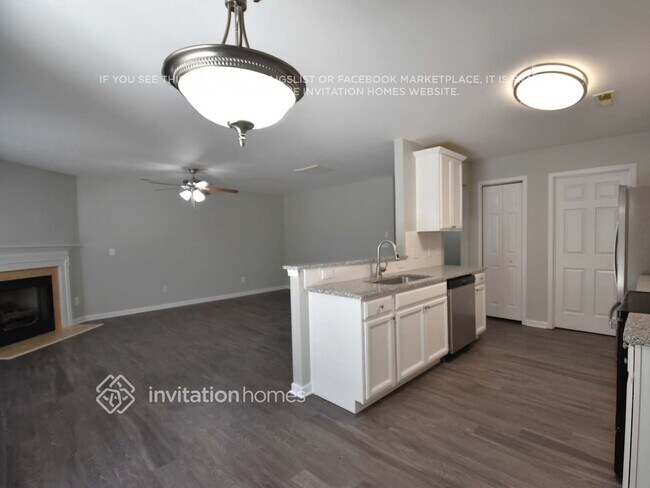 1215 Pinehaven Ct, Charlotte, NC 28215 - photo 7