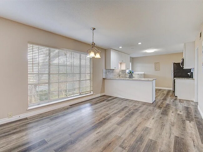 2101 Fountain View Dr unit B, Houston, TX 77057 - photo 3