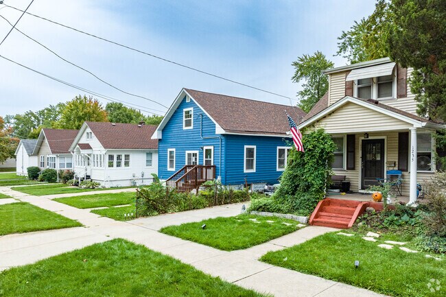 Light of the Community provides a wide range of excellently maintained ranch-style and bungalows