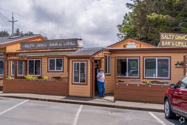 Salty Dawg Bar & Grill serves fresh seafood with a side of sassiness.