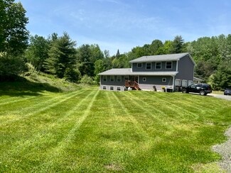 35 Garner Rd Unit B, Averill Park, NY 12018