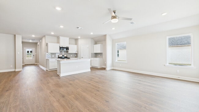 111 Yonkers Dr, Lafayette, LA 70507 - photo 2