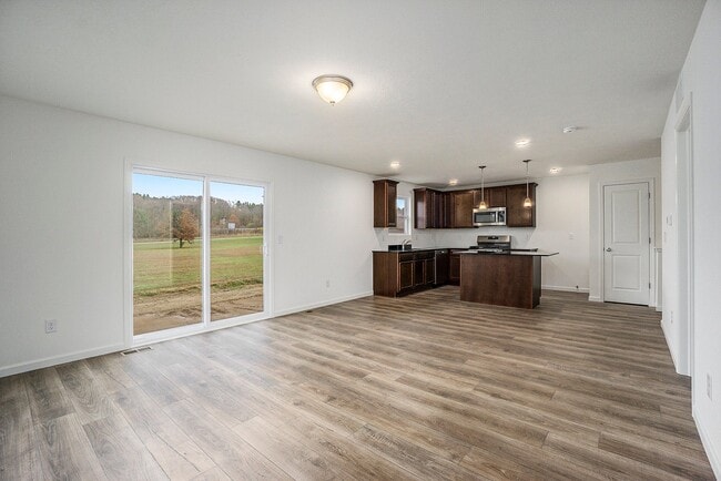 3151 Daisy Way unit 37690537, Burton, MI 48519 - photo 2