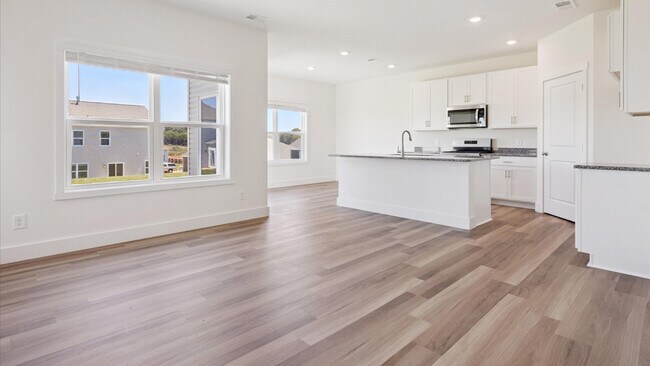 953 Jerry Price Dr, Knoxville, TN 37920 - photo 5