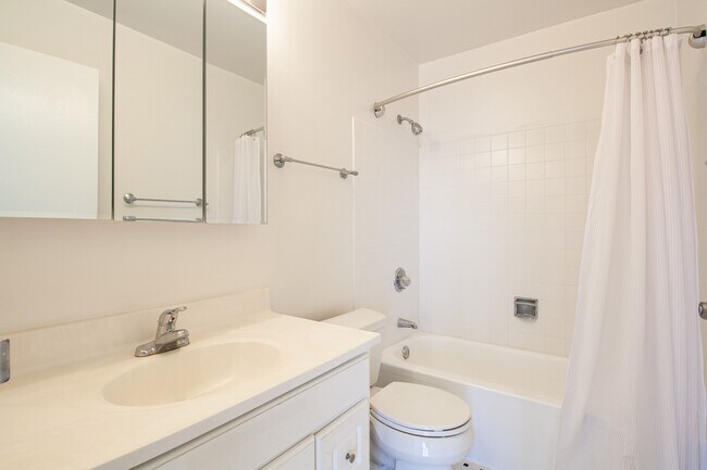 1120 N La Salle Dr unit 3P, Chicago, IL 60610 - photo 5