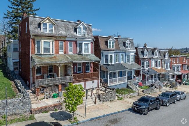 There are many colonial inspired multifamily homes located in Northwest York.