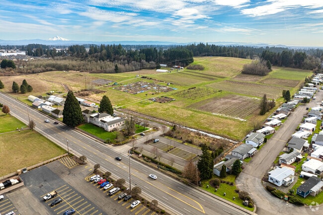 North of Vancouver, Hazel Dell is a suburban city that grew from rural roots. The Heritage Farm founded in 1850 is a thriving farm that provides produce to the food bank, hosts a community garden space and teaches farming and gardening.