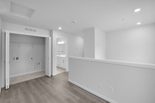 13211 NE 127th Way unit A, Kirkland, WA 98034 - photo 4