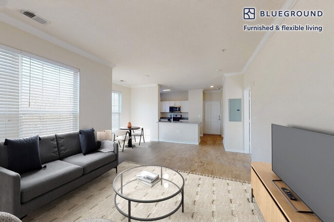 14240 Alta Oaks Dr unit FL3-ID8789A, Rockville, MD 20850 - photo 3