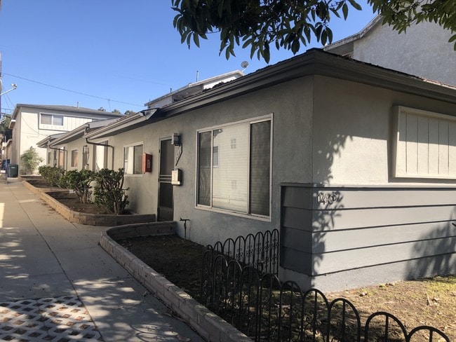 140 Virginia St unit C, El Segundo, CA 90245 - photo 2