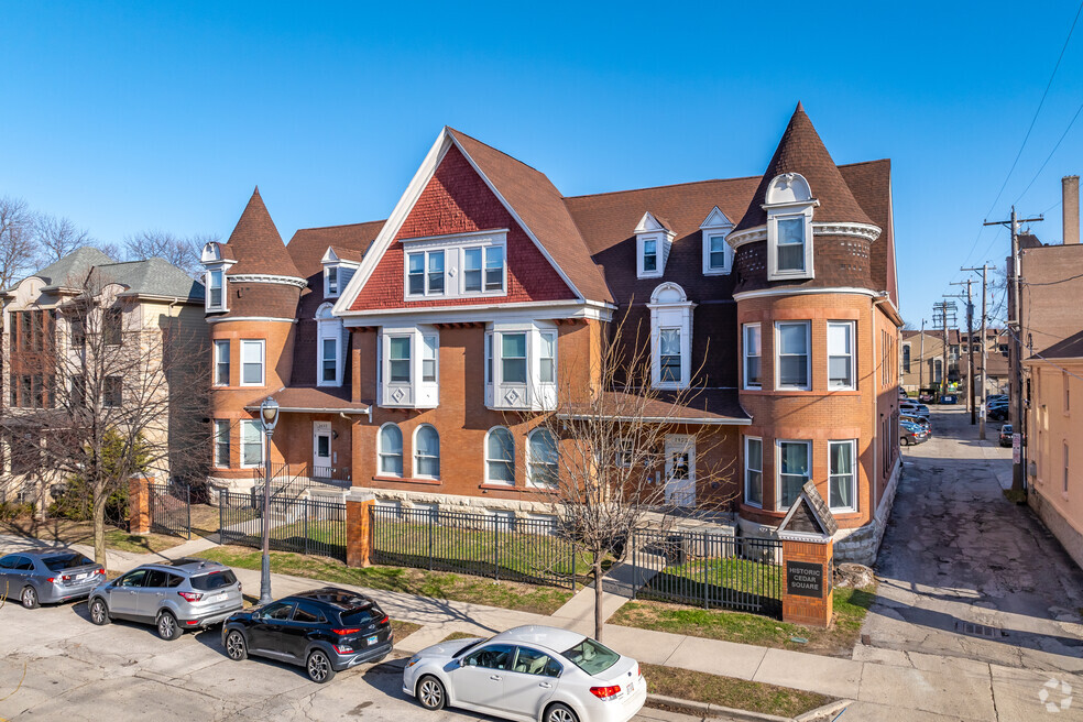 Cedar Row I