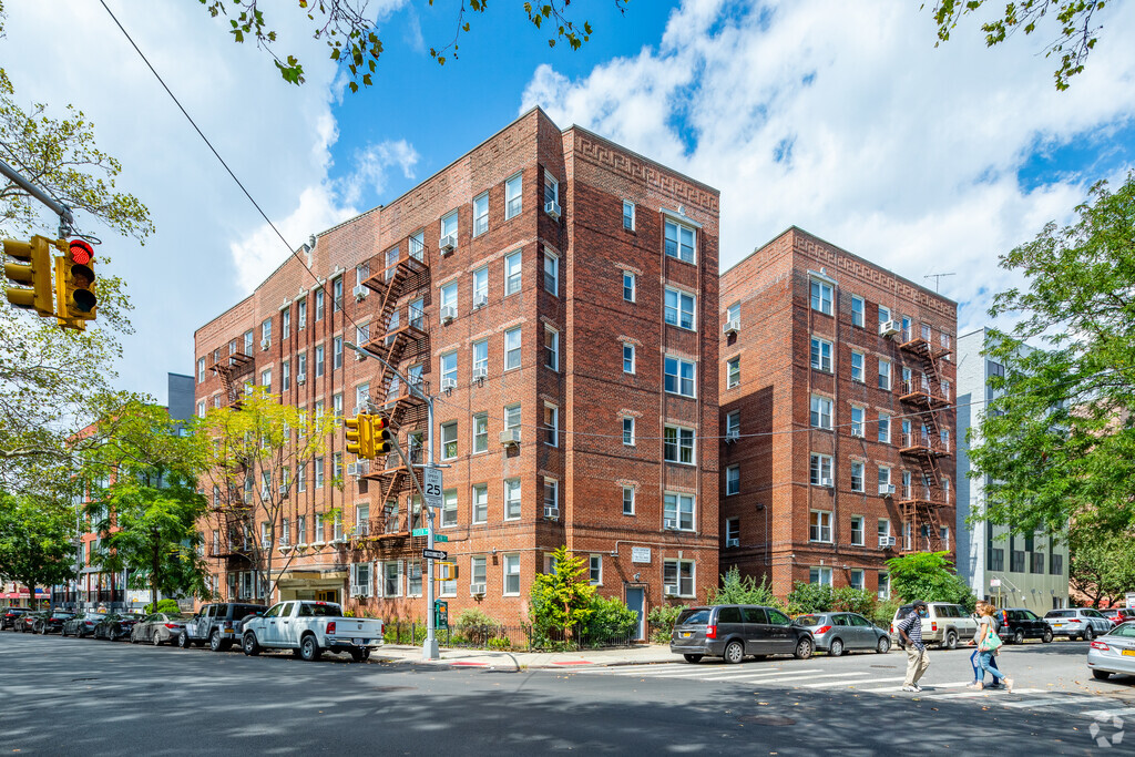 About 1825 Foster Ave, Brooklyn NY HOAs, Reviews, Amenities