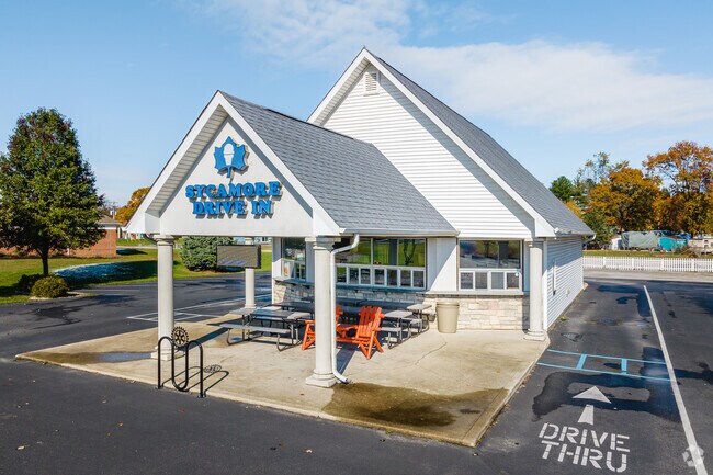 Grab some ice-cream to go at the Sycamore Drive-In near Union-Jasper.