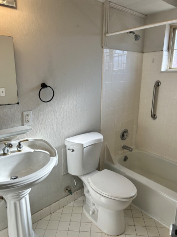 144 Breckenridge Ln unit 7, Louisville, KY 40207 - photo 1