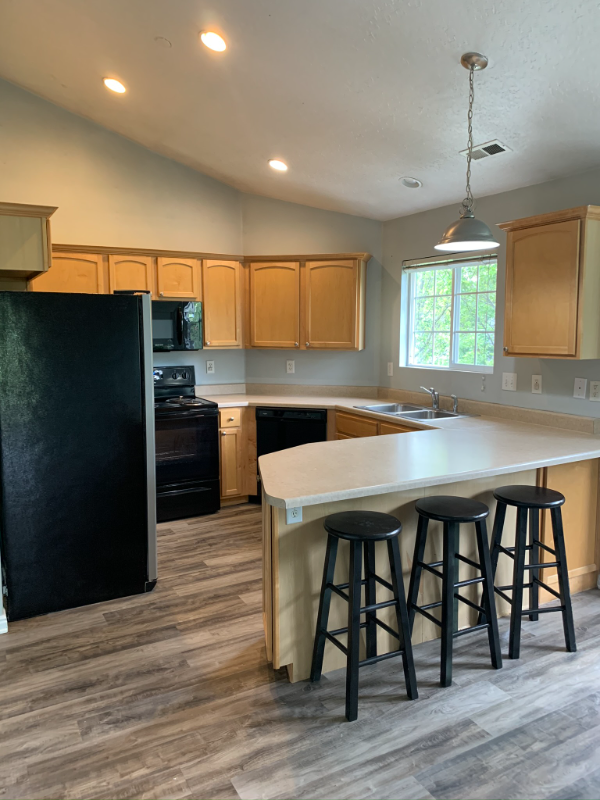 1438 W Brunello Dr, Bluffdale, UT 84065