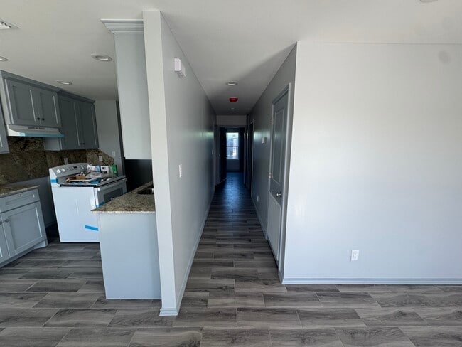 21 Dunlap St unit B, Brownsville, TX 78521 - photo 7