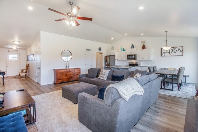 30667 Drouillard Rd unit 36585447, Walbridge, OH 43465 - photo 5