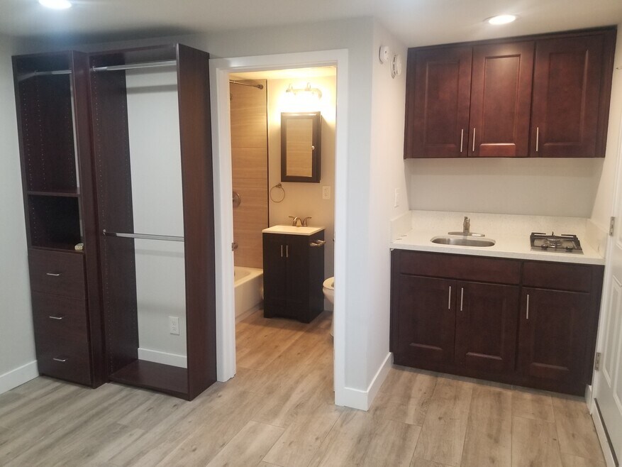 3523 E 58th St unit C, Maywood, CA 90270 - photo 1