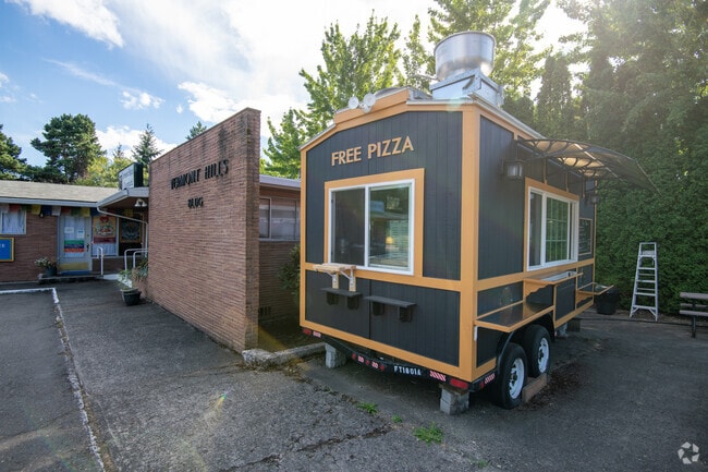 Free pizza mini popup truck stand.