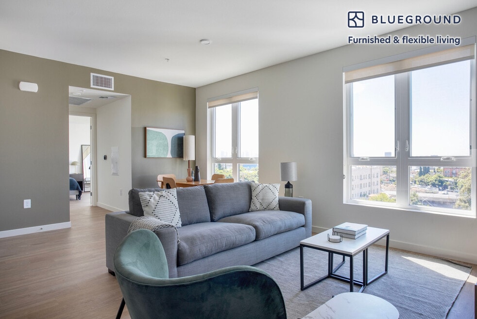 5620 De Longpre Ave unit FL6-ID1113, Los Angeles, CA 90028 - photo 1