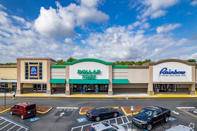 Fruitland Park's retail include many known brands: Aldi, Dollar Tree