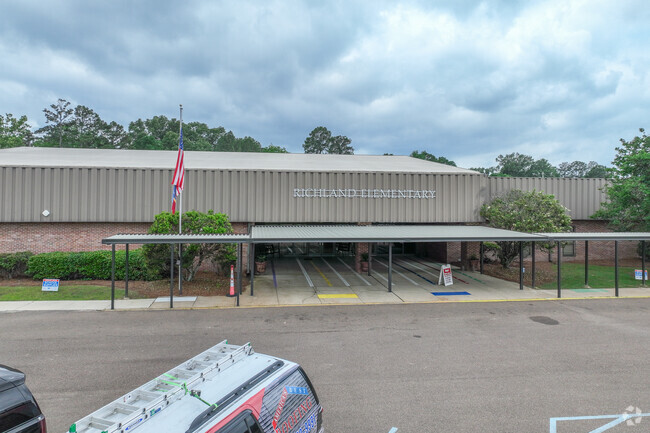 Richland Elementary School is a part of the Rankin County School District.