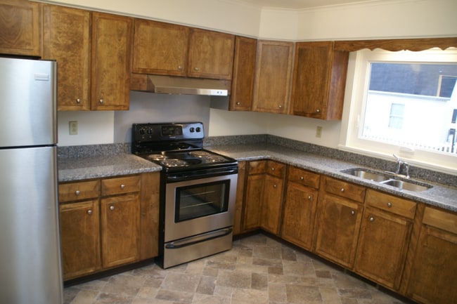 619 Hepburn St, Milton, PA 17847 - photo 3