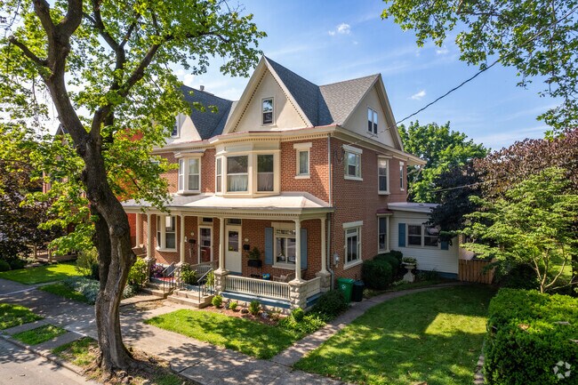 A beautiful twin home just outside of downtown Carlisle.